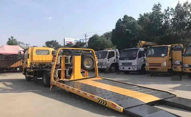坡头区汽车中途维修案例